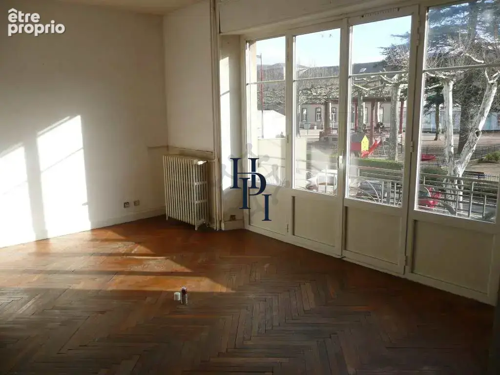 Vente  appartement T2 Equipé en 1er étage, secteur jardin public. - photo 5