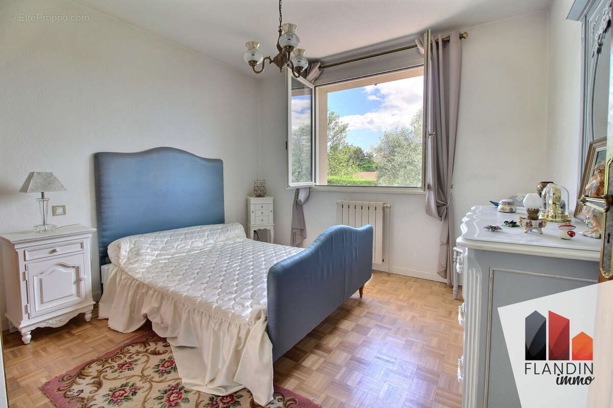 Maison à SAINT-GENIS-LAVAL