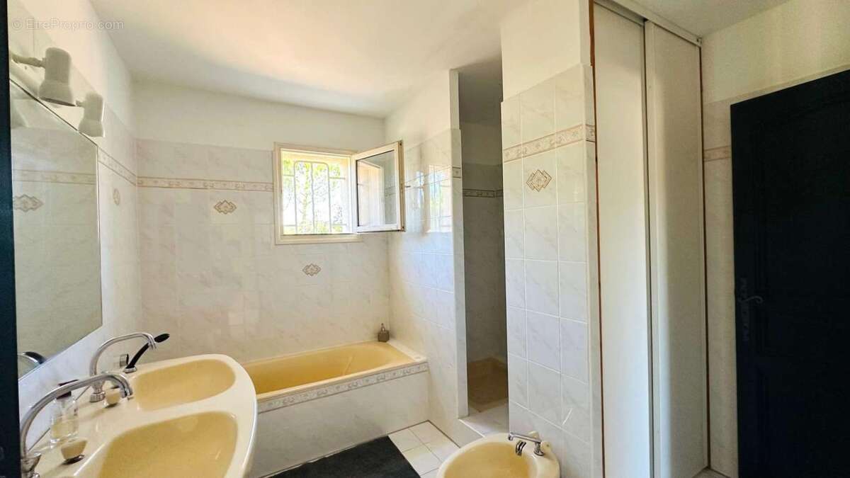 Maison à VAISON-LA-ROMAINE