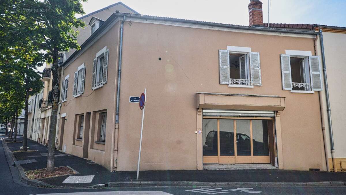 À VENDRE  VICHY - Maison 5 chambres à fort potentiel - photo 8