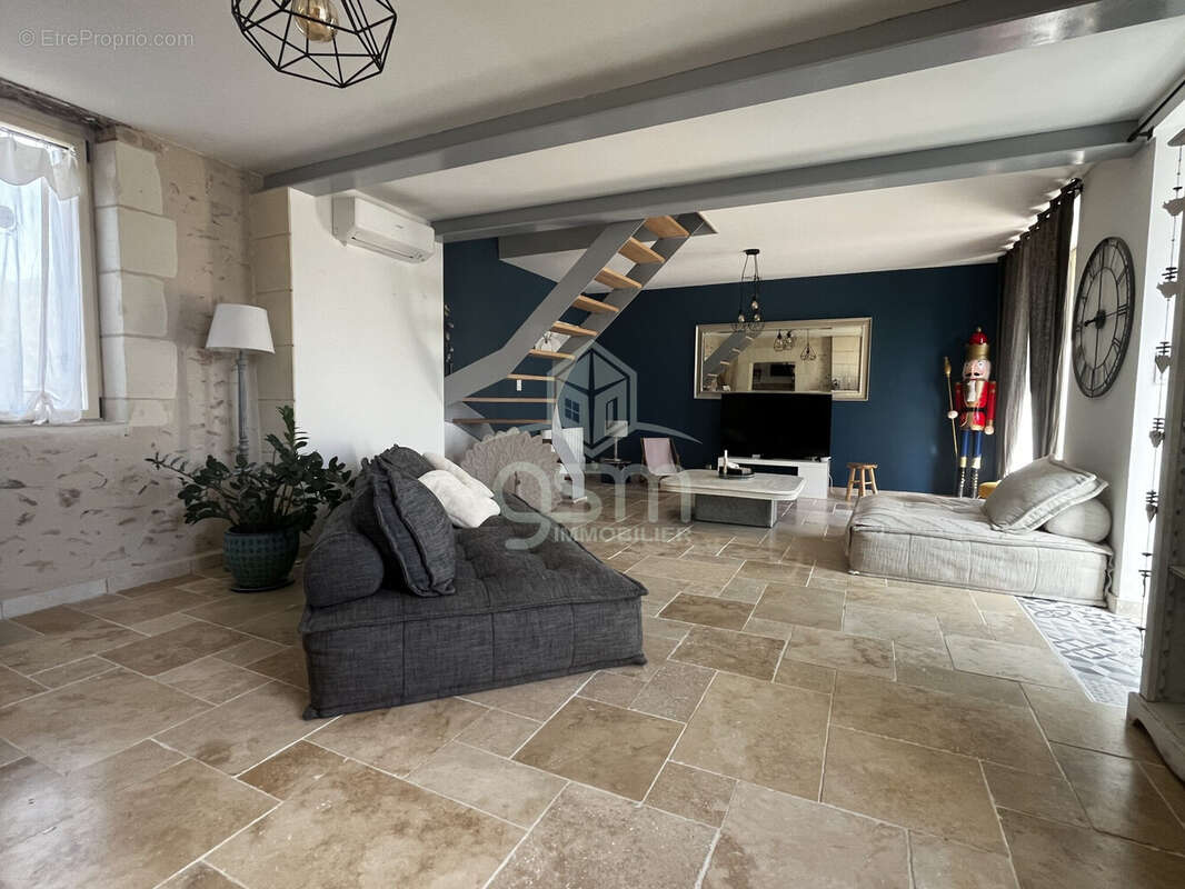 Maison 145 m² à Louans  - photo 4