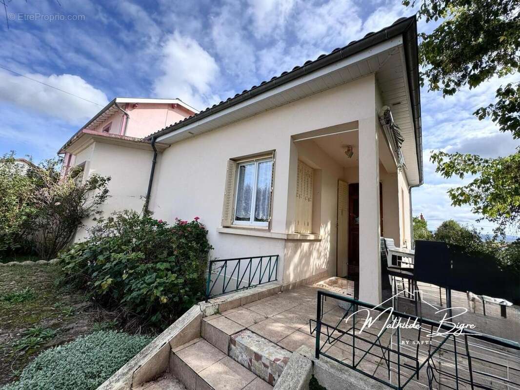 Photo 3