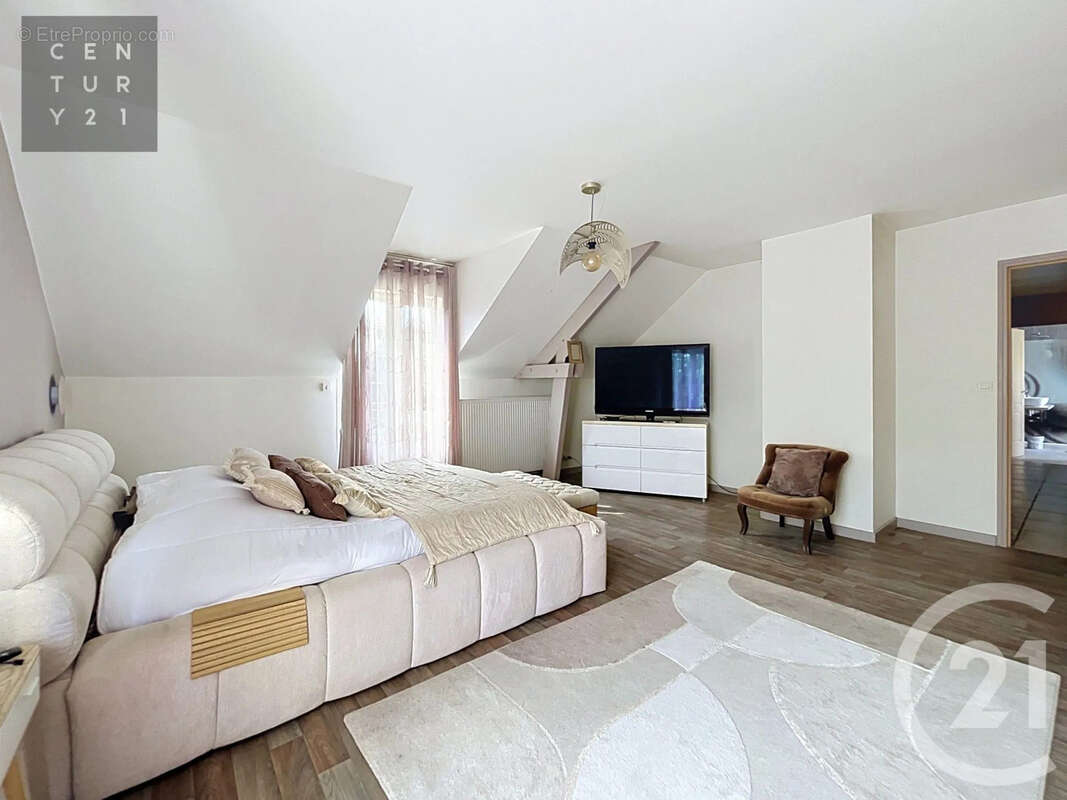 Maison 202 m² à Troyes  - photo 15