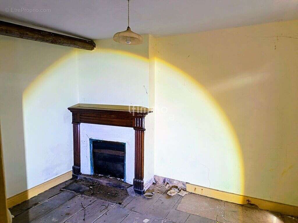 Maison à MONTEL-DE-GELAT