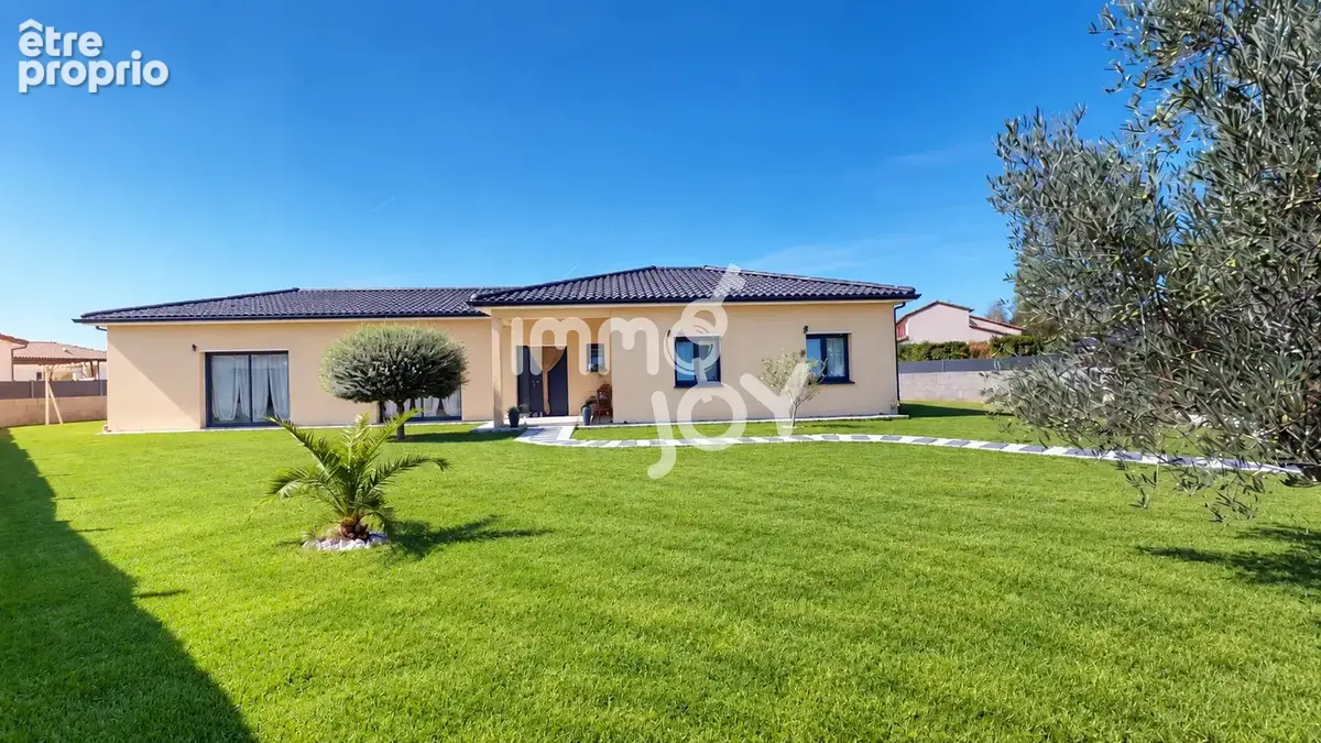 Maison contemporaine de plain-pied 143m2 - Piscine - 1 336m2 de terrain - photo 17