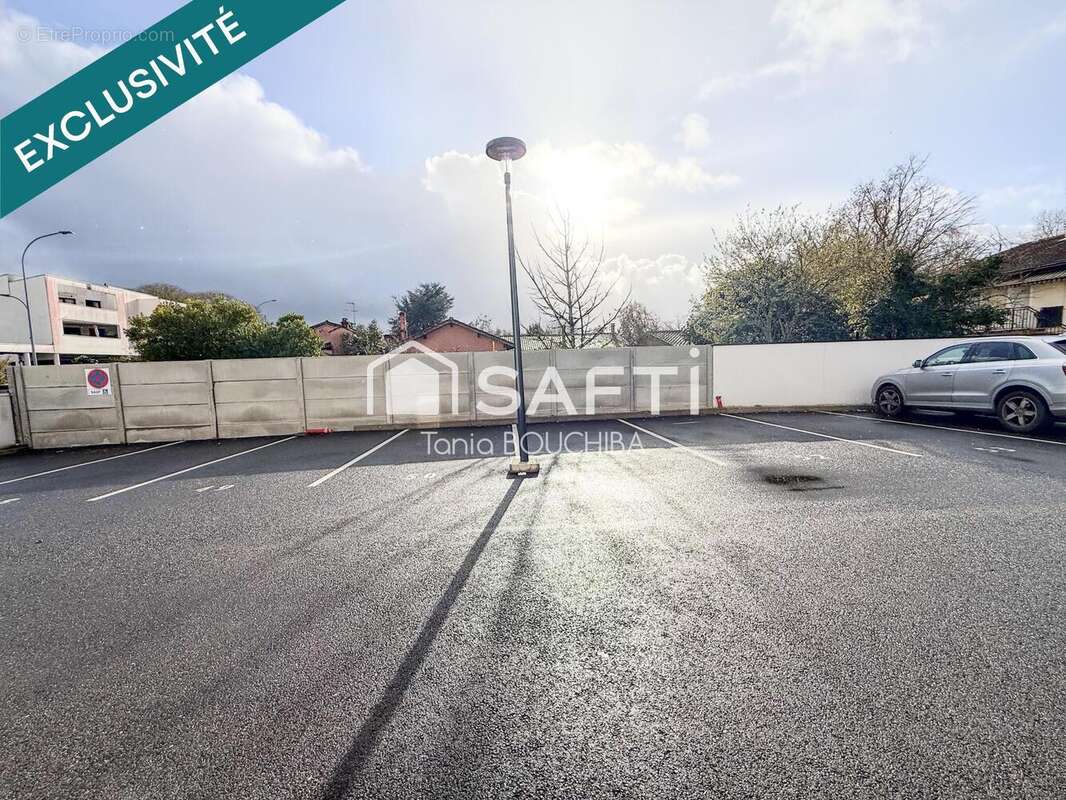 Photo 2 - Parking à VILLENAVE-D'ORNON