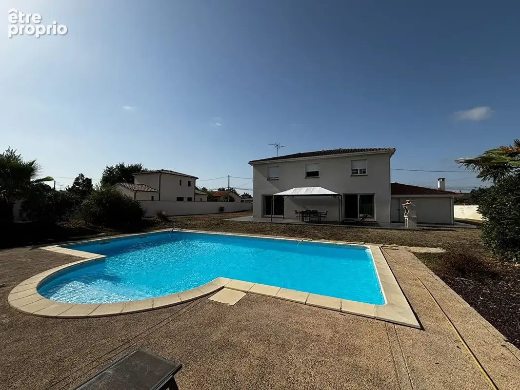CUGNAUX ? Maison familiale avec piscine sur un terrain de 1 446 m² - photo 11