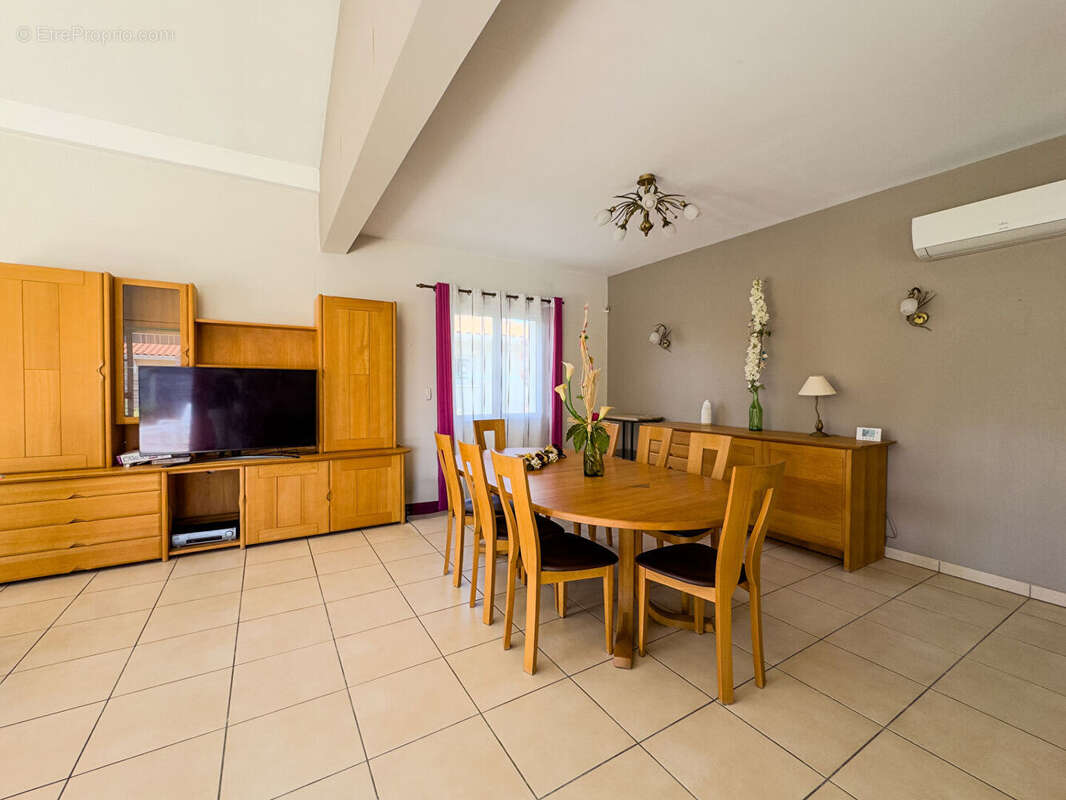 Maison familiale avec piscine, jardin paysagé et garage à Biscarrosse - photo 9