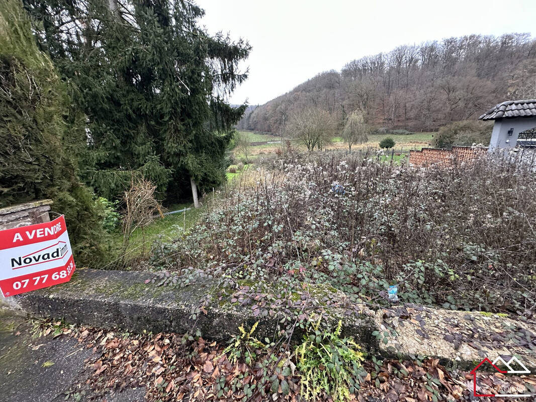 Terrain à MACHEREN