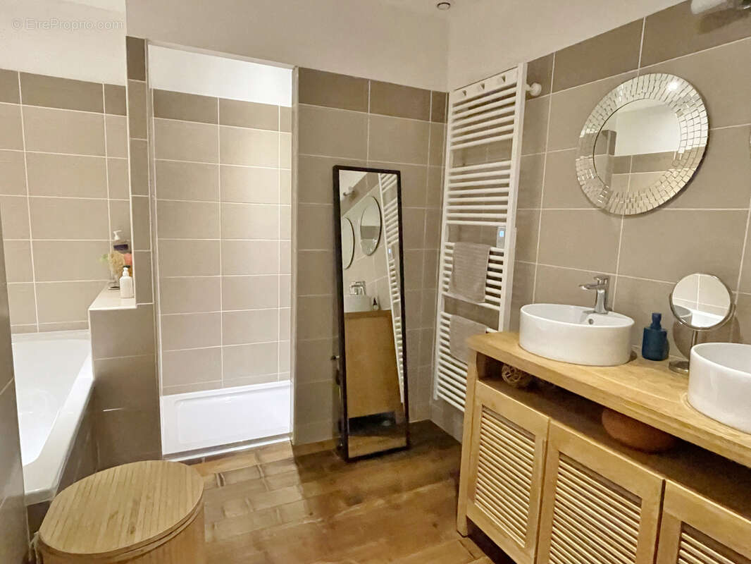 Appartement à CRAPONNE