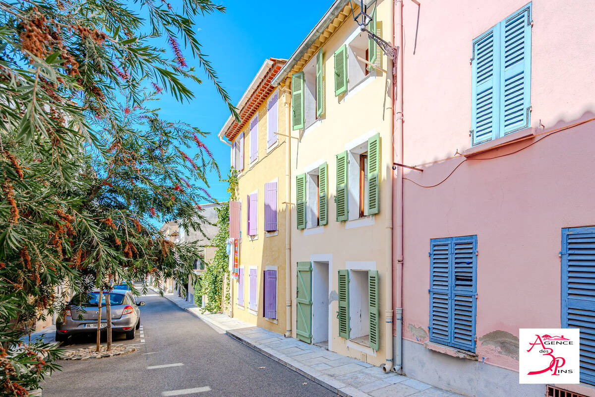 Maison à COLLOBRIERES