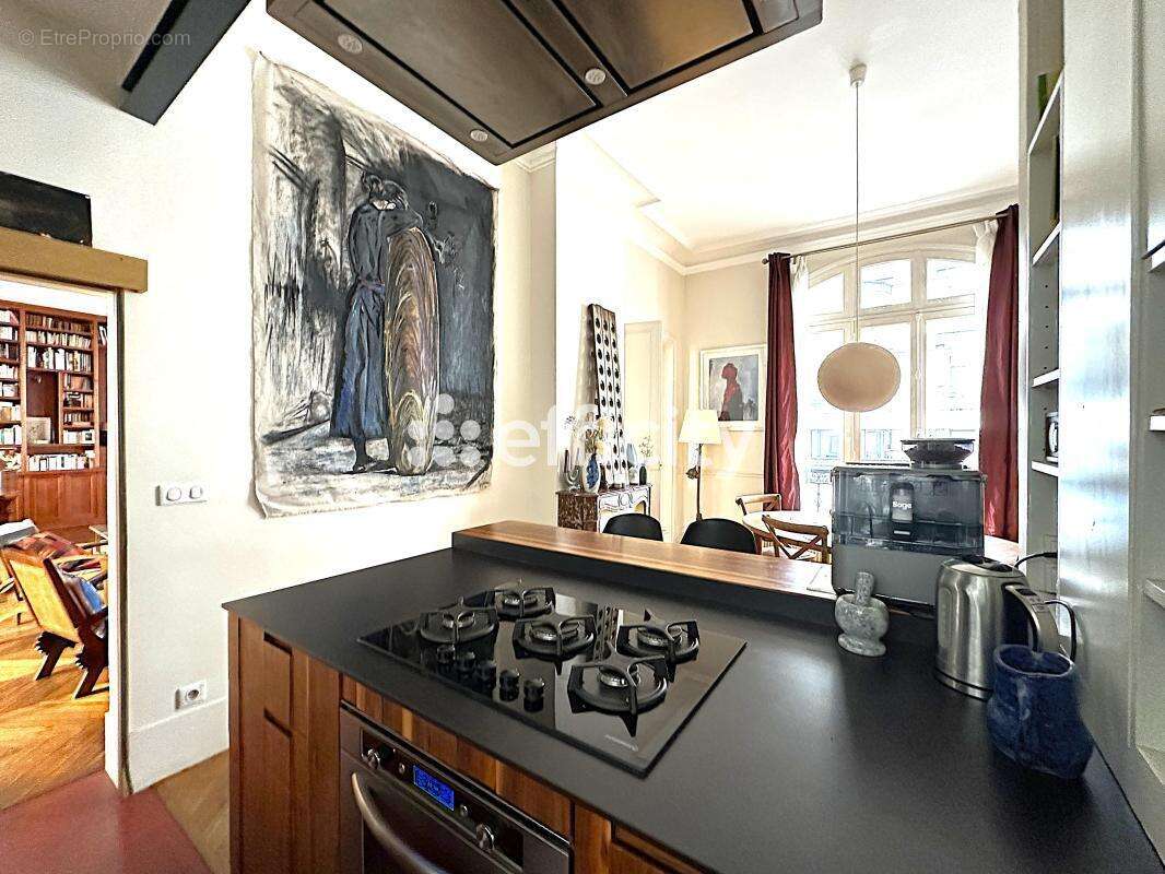 Appartement à PARIS-11E