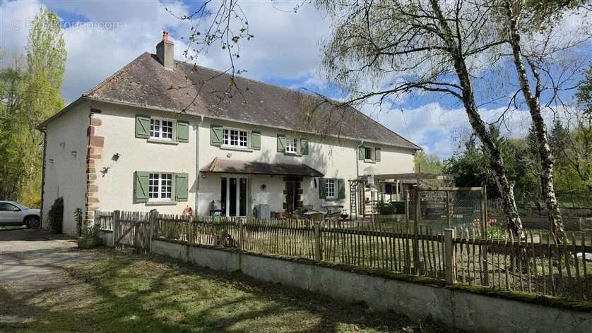 Maison à CHAILLAC