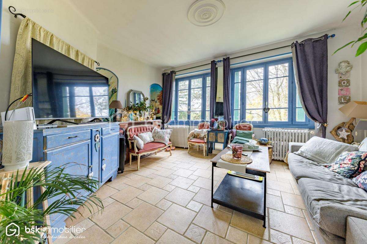 Maison à MONTIERCHAUME