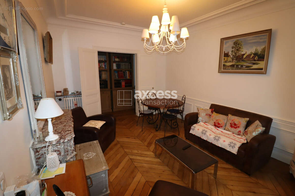 Appartement à PARIS-10E