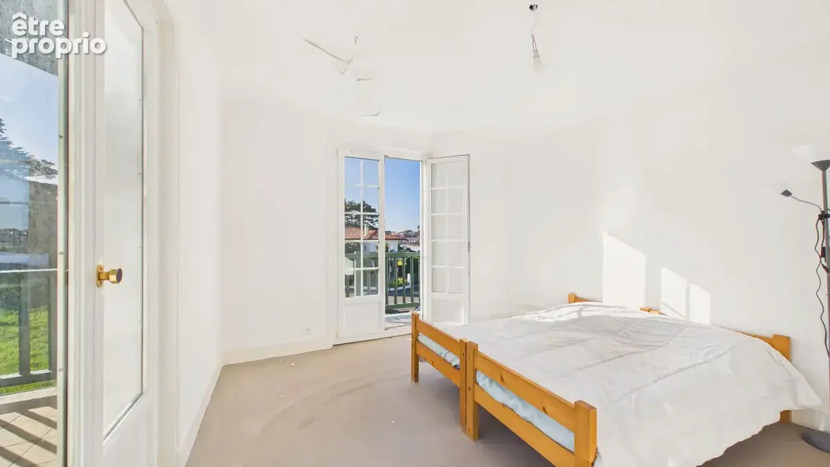 Front de mer Ciboure, plage de Socoa, appartement 80 m2 à réinventer - balcons, véranda, garage - photo 12