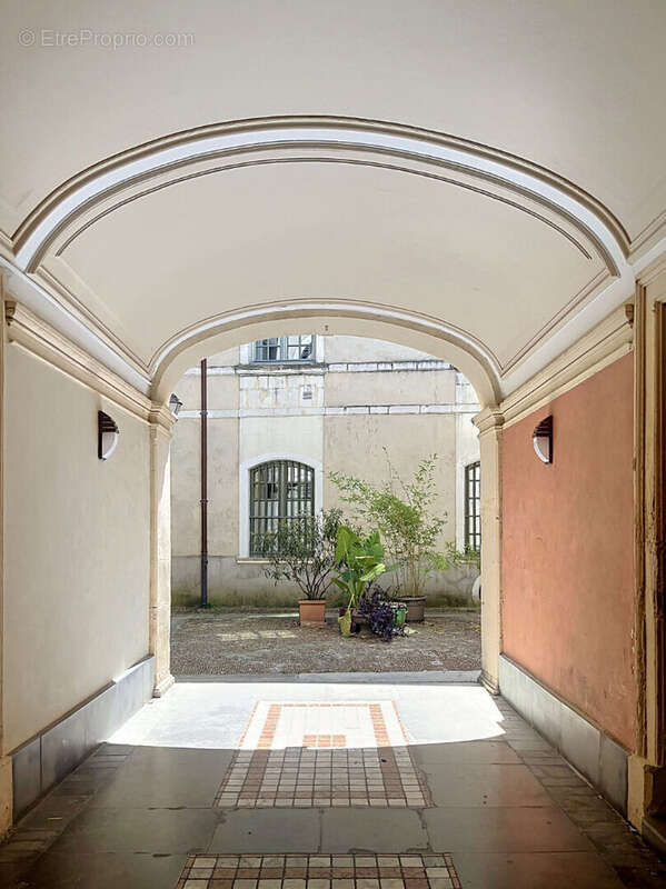 Appartement Nimes 5 pièce(s) 159.66 m2 - photo 15
