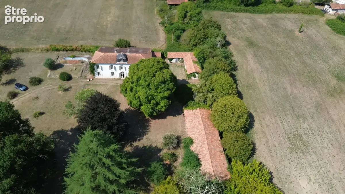 Demeure de caractère du XVIIIe siècle sur 2,16 hectares aux portes de Chalais - photo 5