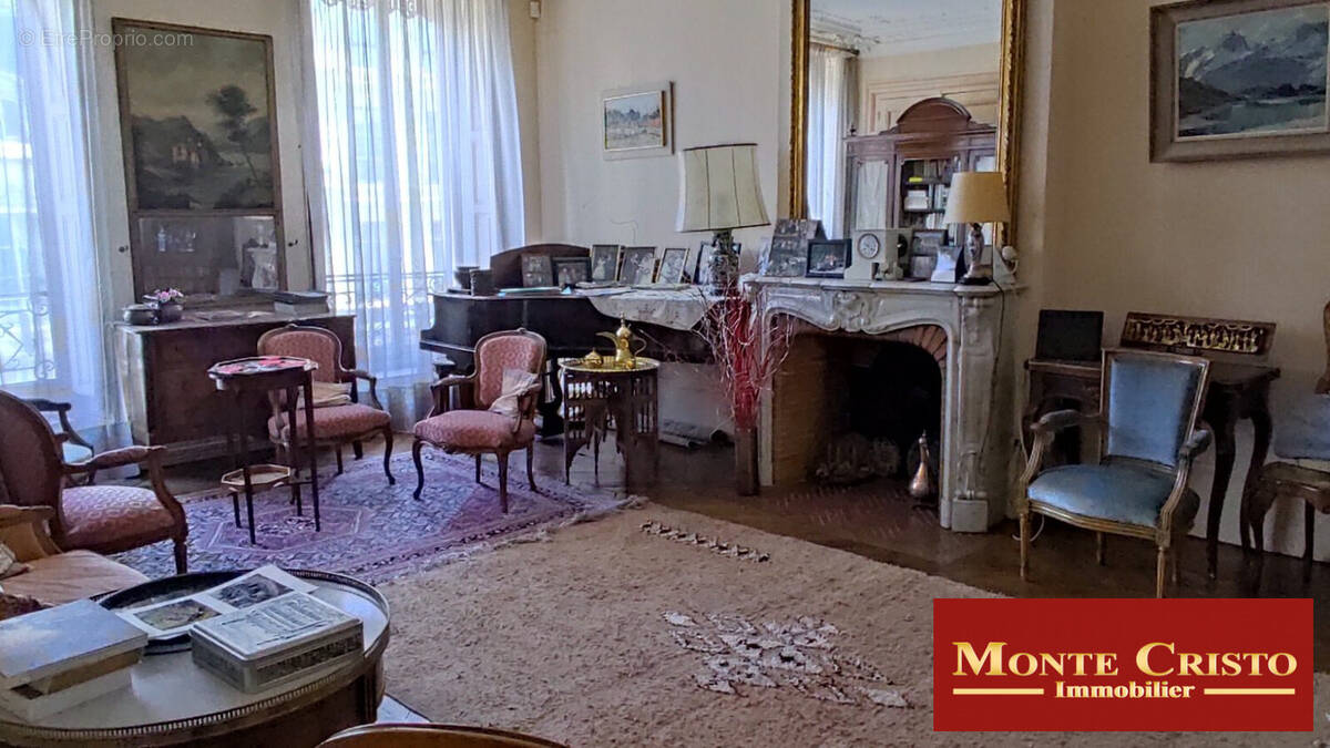 Appartement à VERSAILLES