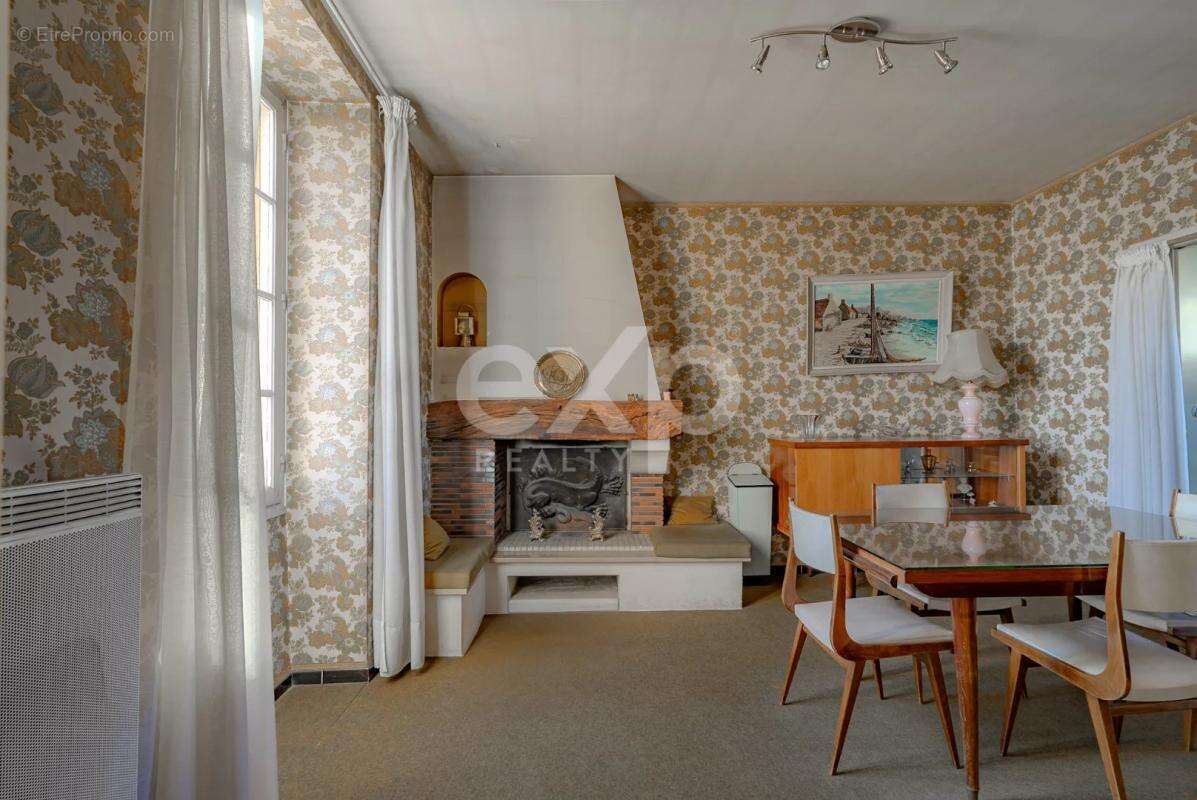 Appartement à SALLES