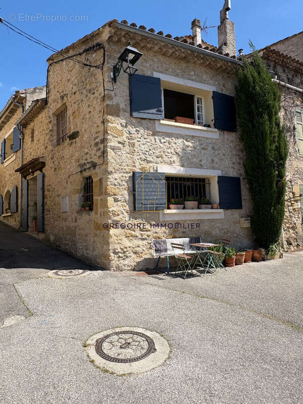 Maison à MIRABEAU