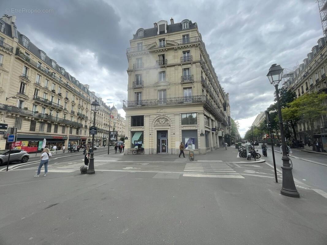 Autre à PARIS-3E