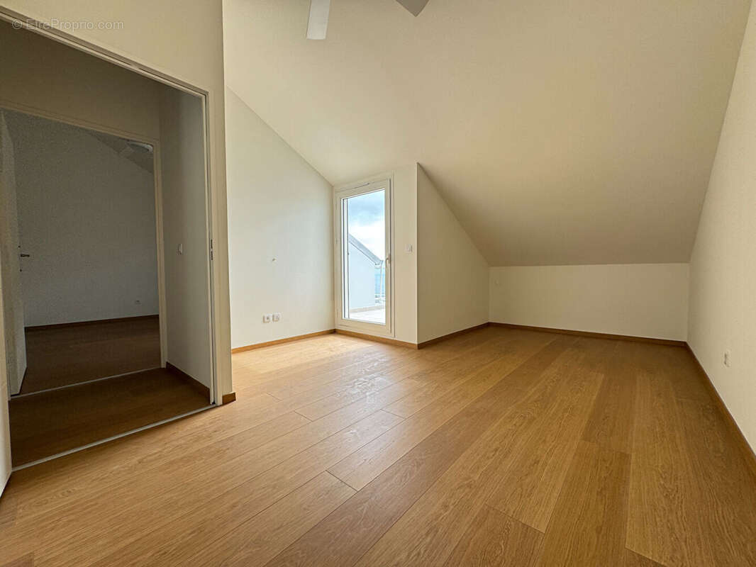 A VENDRE - Bellepierre - Appartement T4 neuf de 173 m2 de surface totale dans une copropriété de standing - photo 16
