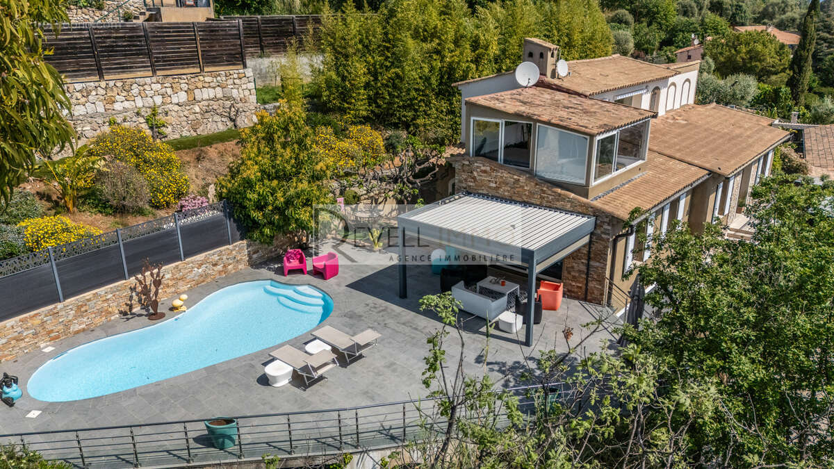 Maison à CARROS