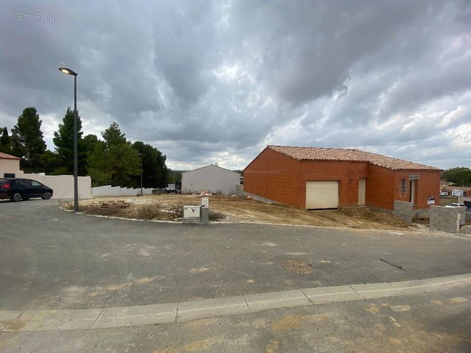 Terrain à LIEURAN-LES-BEZIERS