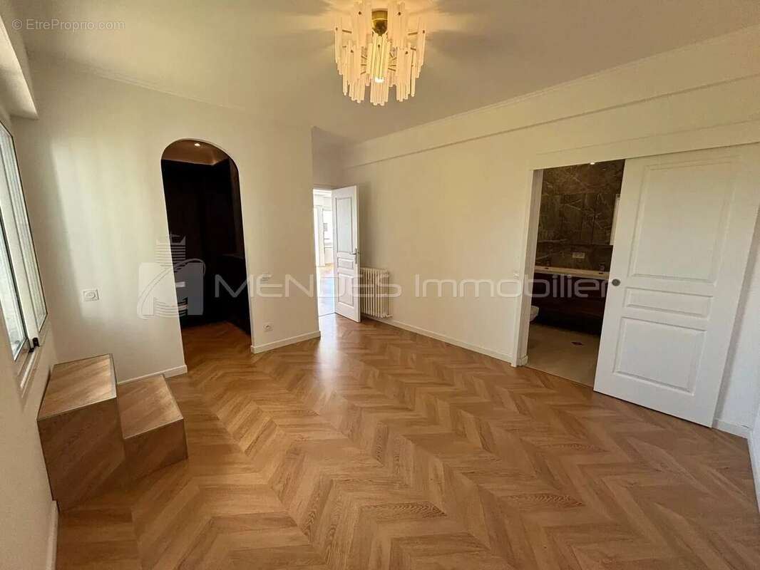 Appartement à ROQUEBRUNE-CAP-MARTIN
