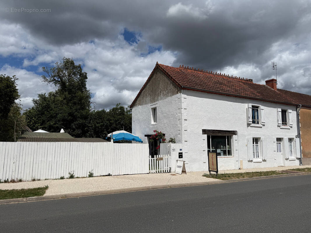 Maison à VICQ-EXEMPLET