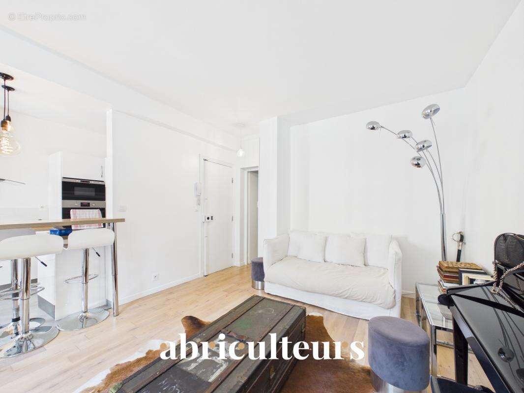 Appartement à PARIS-18E