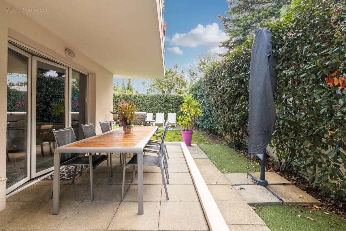 Appartement à SAINT-LAURENT-DU-VAR