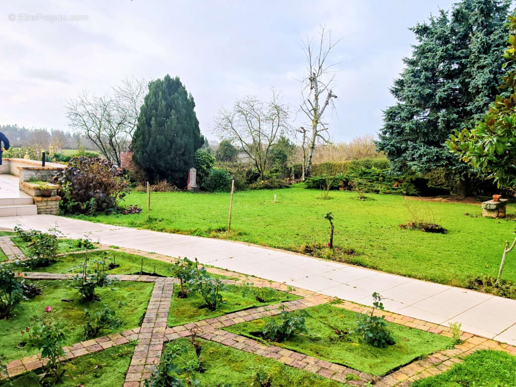 Maison à FONTAINE-LE-PIN