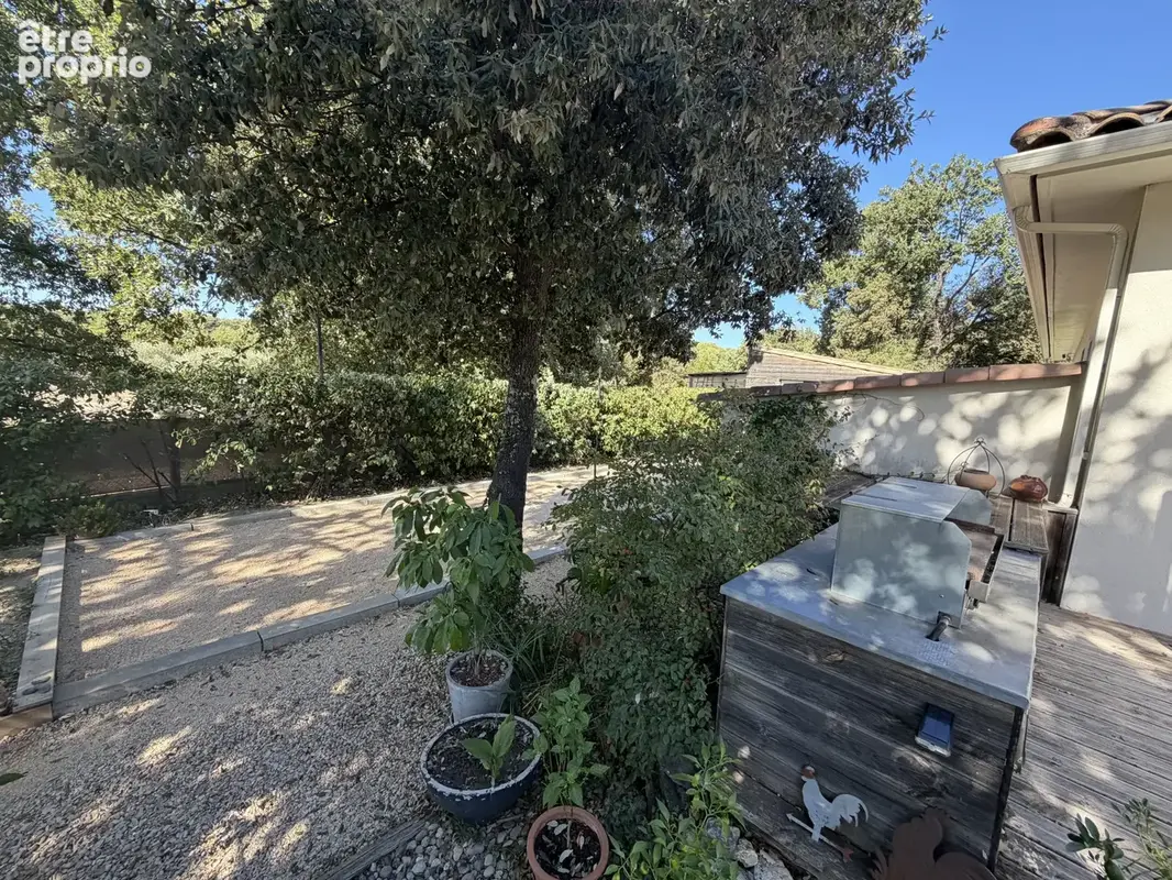 A seulement 3 km d'UZES - photo 37