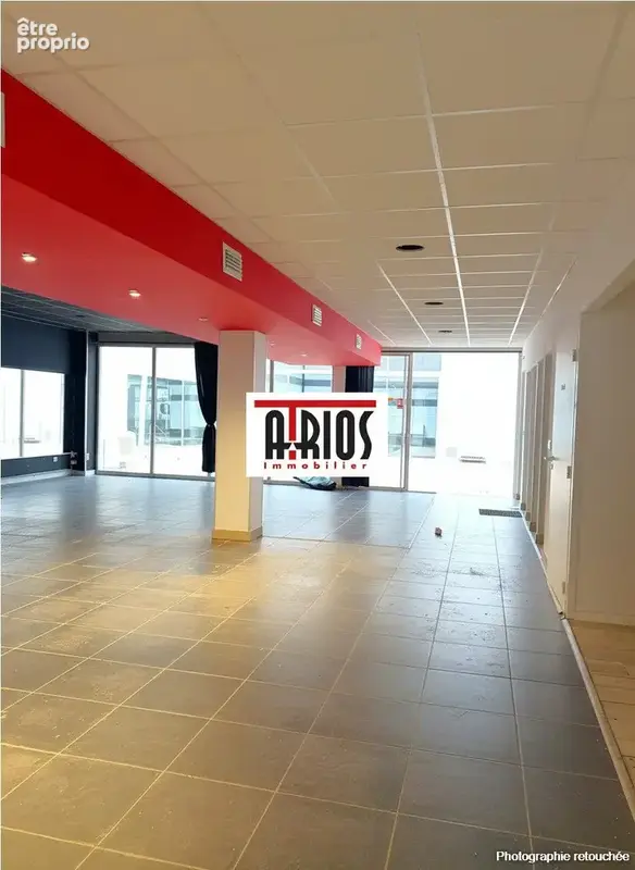Commerce 430 m² à vendre à Hyeres (83400) - photo 2