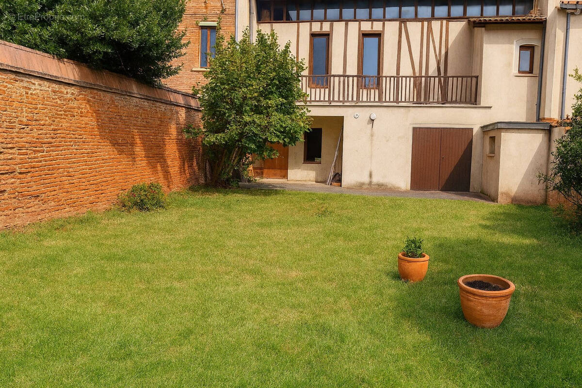 Maison à MONTESQUIEU-VOLVESTRE