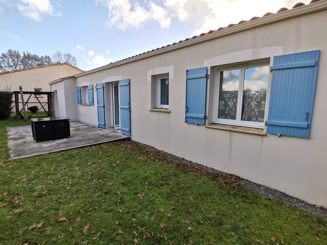 Maison à VENDRENNES