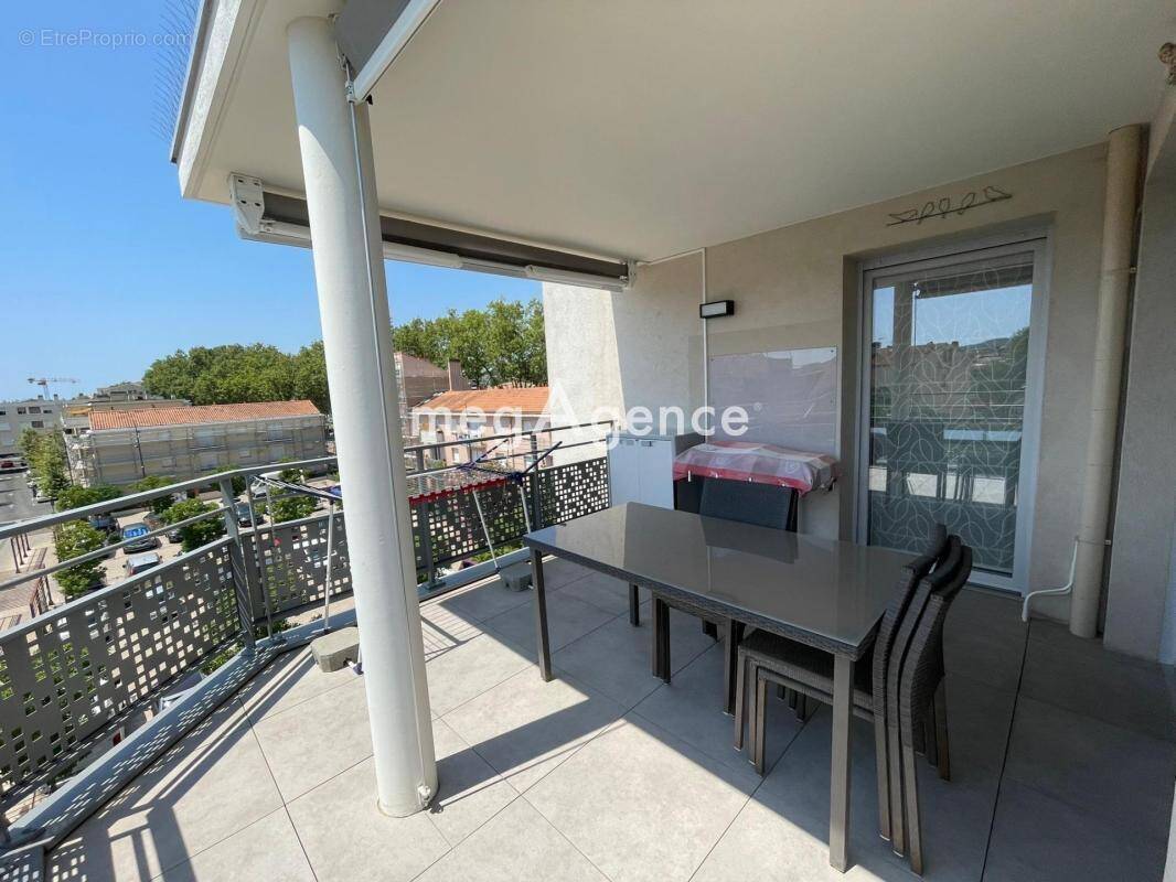 Appartement à SIX-FOURS-LES-PLAGES