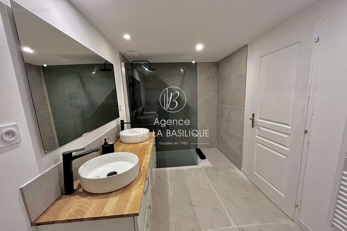 Maison 105 m² à Saint-Maximin-La-Sainte-Baume  - photo 9