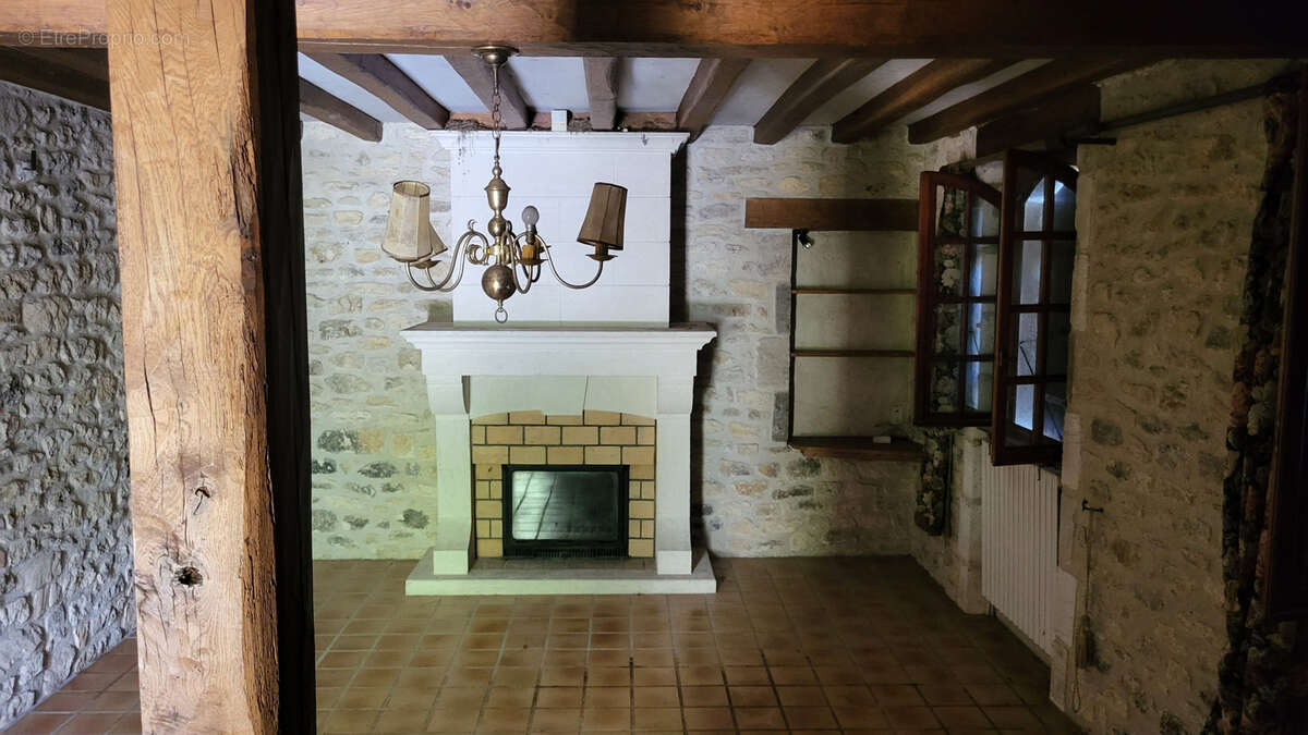 Maison à MONTAGRIER