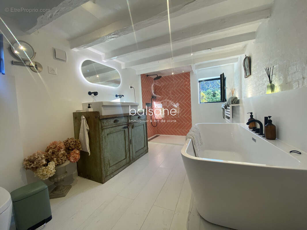 Maison à LE MESNIL-SOUS-JUMIEGES