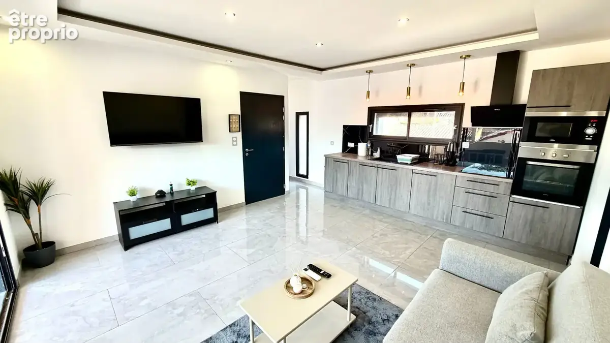 Appartement Type T2 avec terrasse, cave et place de parking privative sécurisée. - photo 3