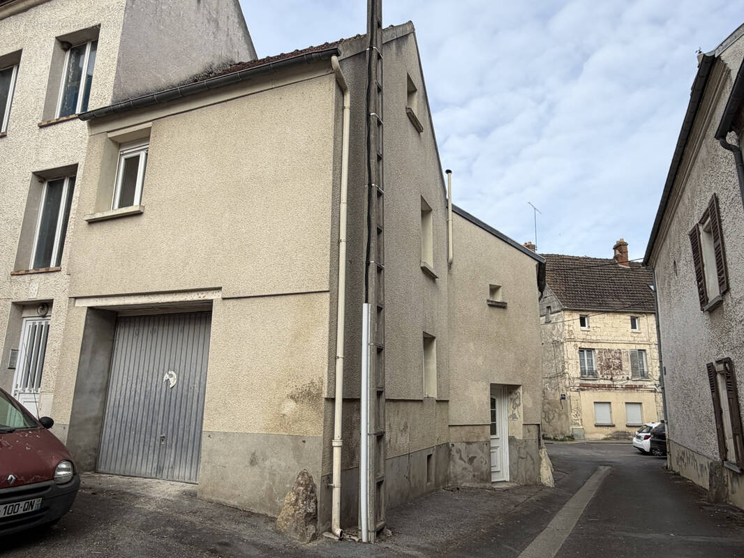 Maison à NEUILLY-SAINT-FRONT