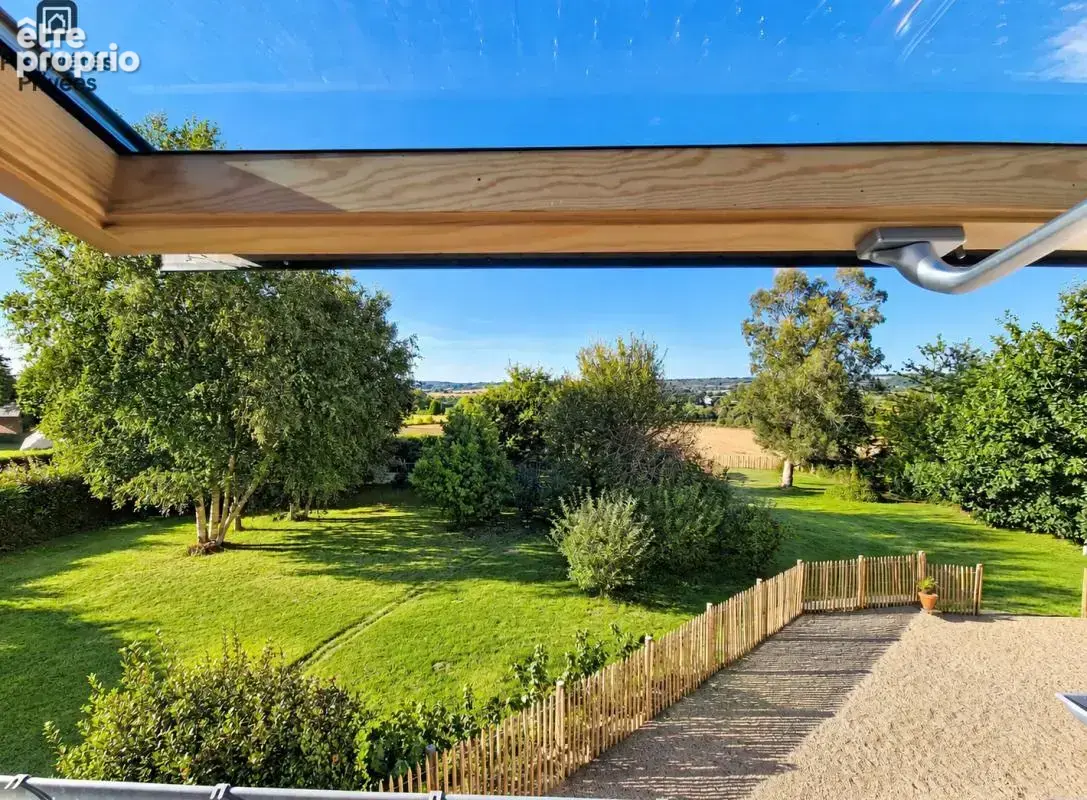 Maison de caractère rénovée avec terrain constructible de 2 959 m² et vue dégagée - photo 18
