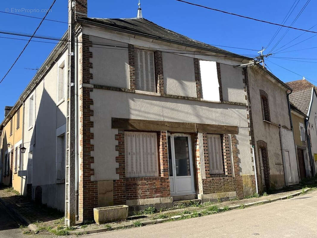 Maison à FONTAINES