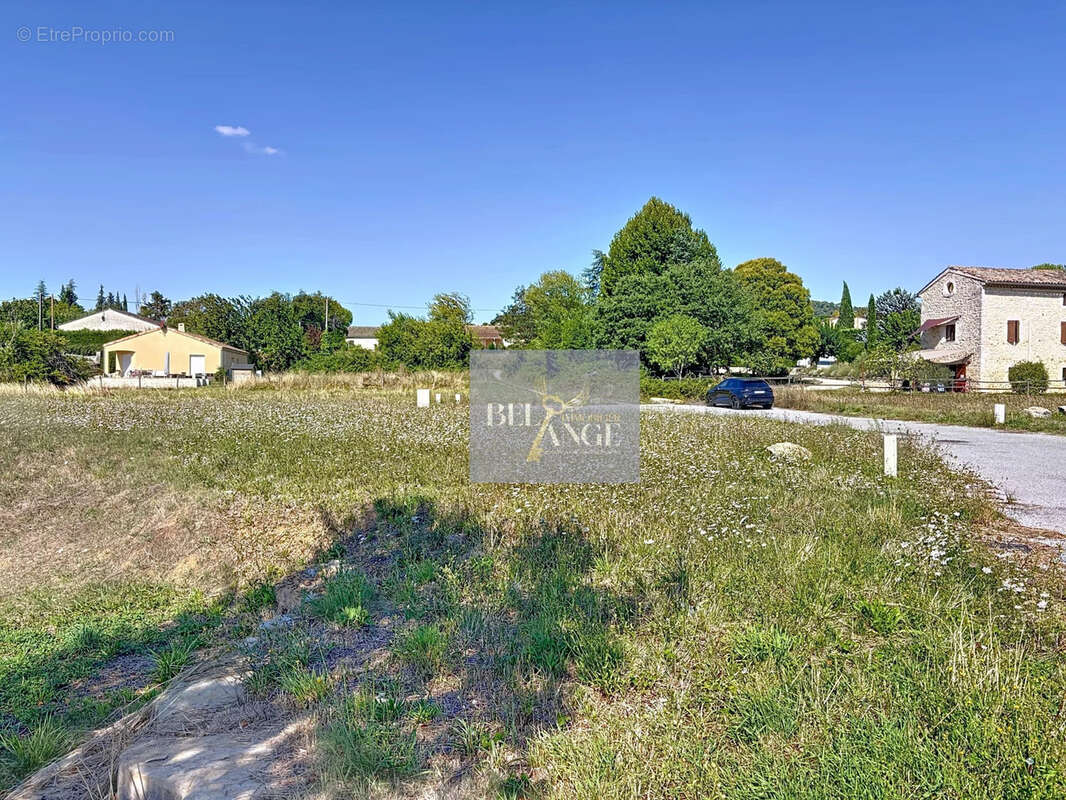 Terrain à VALLON-PONT-D&#039;ARC