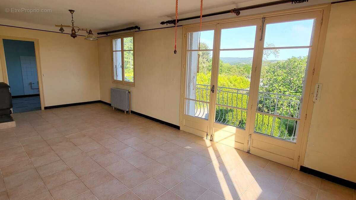 Maison à RUOMS