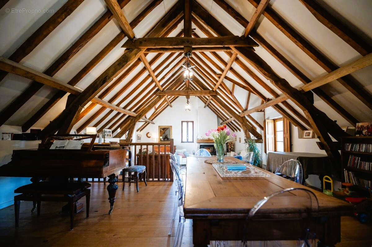 Maison à MONTVALENT