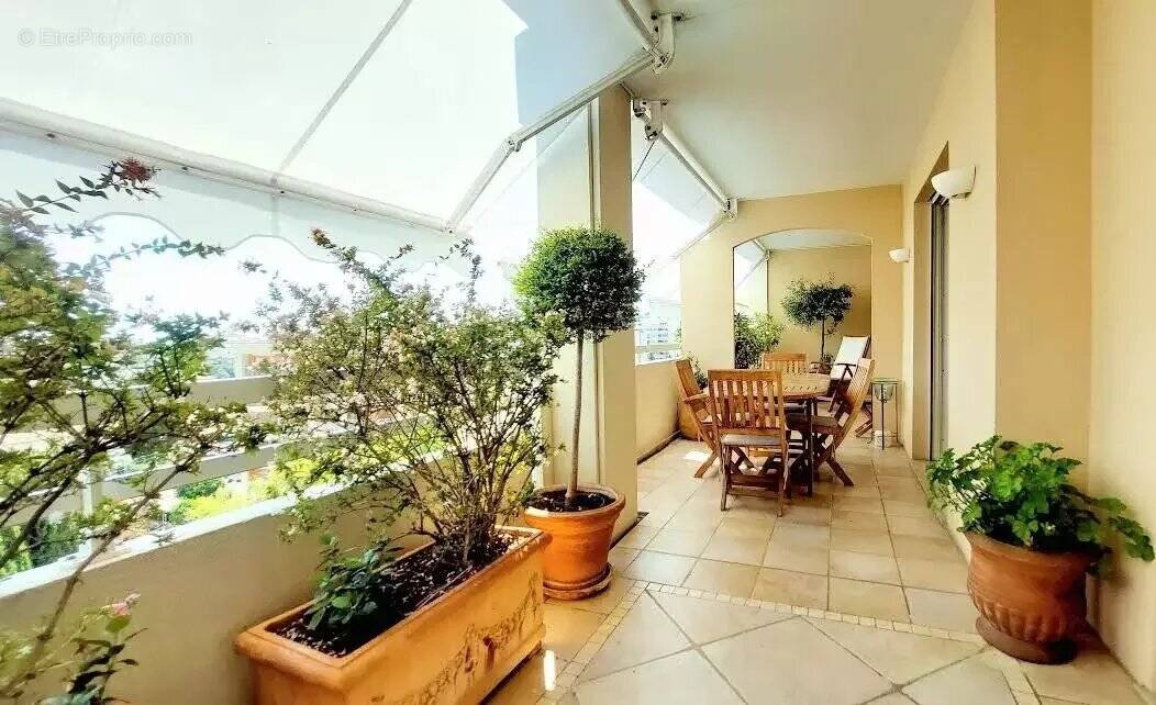 Appartement à LE CANNET